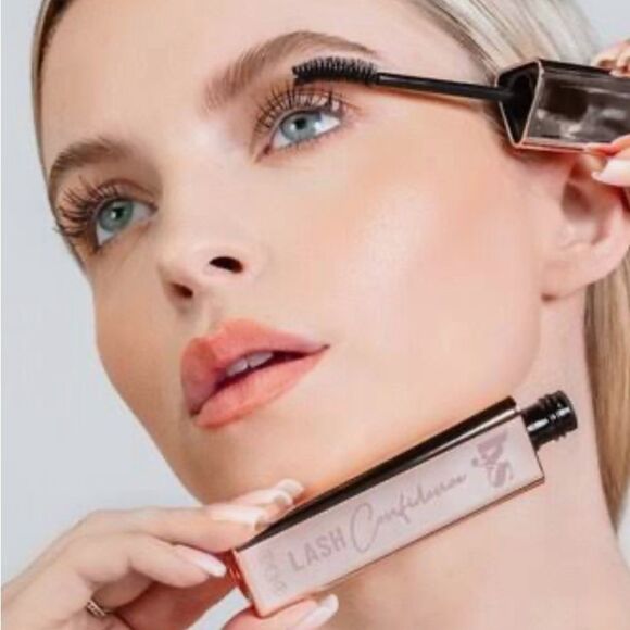 LYS Lash Confidence Mascara - Picture 3 of 9
